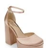 Jewel Badgley Mischka Giada Round Toe Platform
